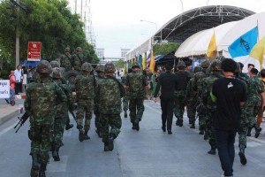 Soldaten stellen die öffentliche Ordnung wieder her, hier bei einer Demonstration der Regierungsgegner